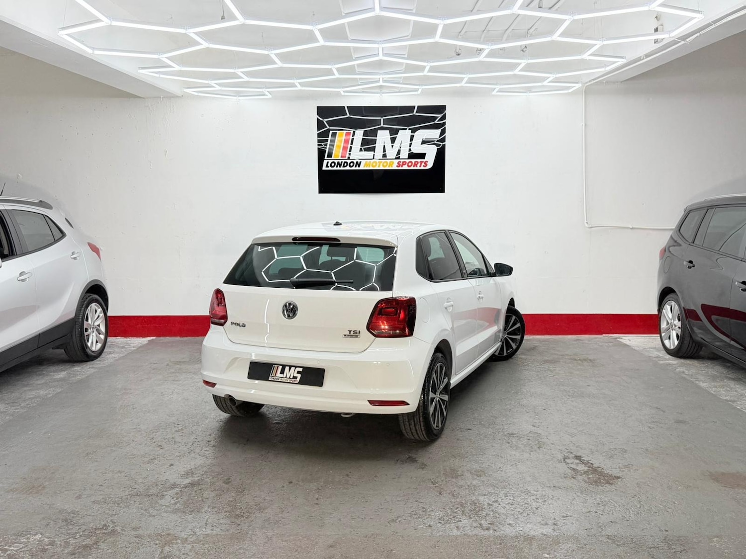 Used Volkswagen Polo 2017 for sale - 76683950: Photo 37