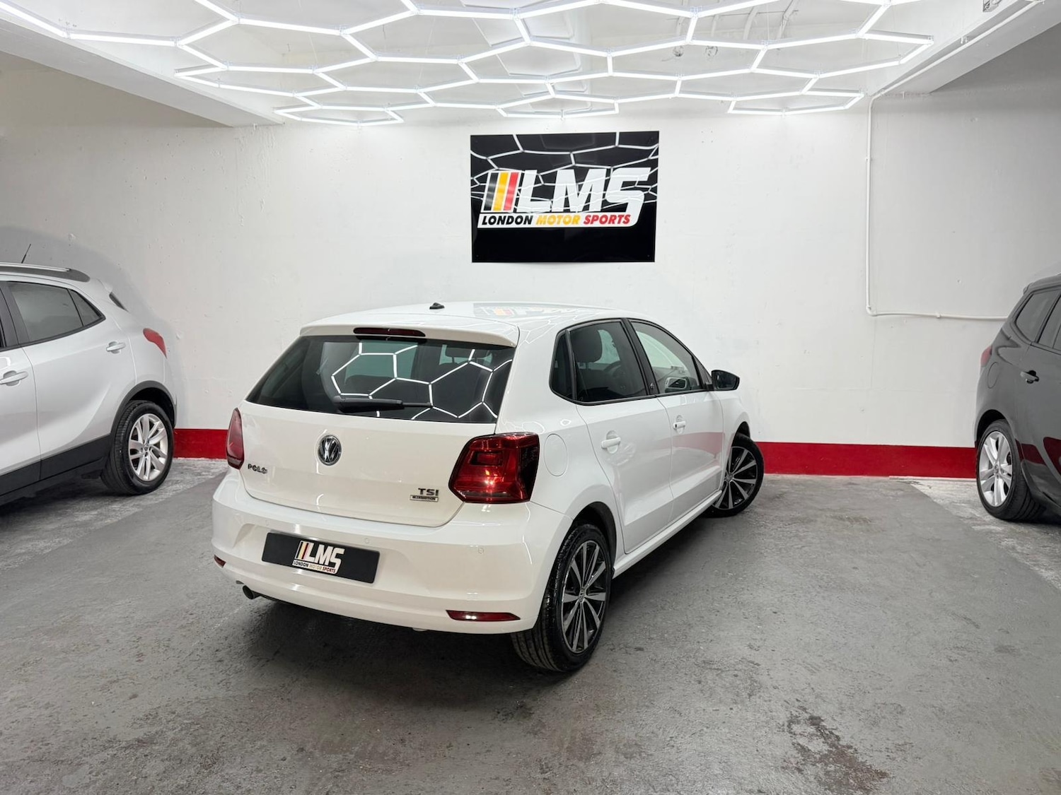 Used Volkswagen Polo 2017 for sale - 76683950: Photo 39