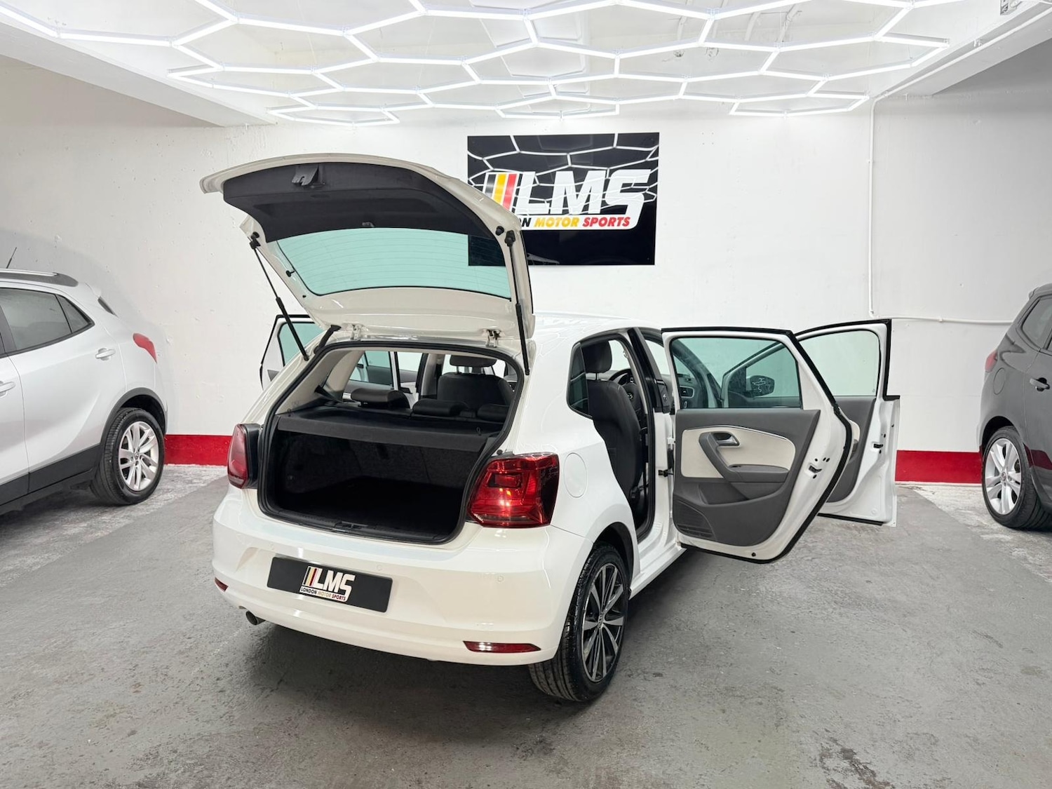 Used Volkswagen Polo 2017 for sale - 76683950: Photo 48