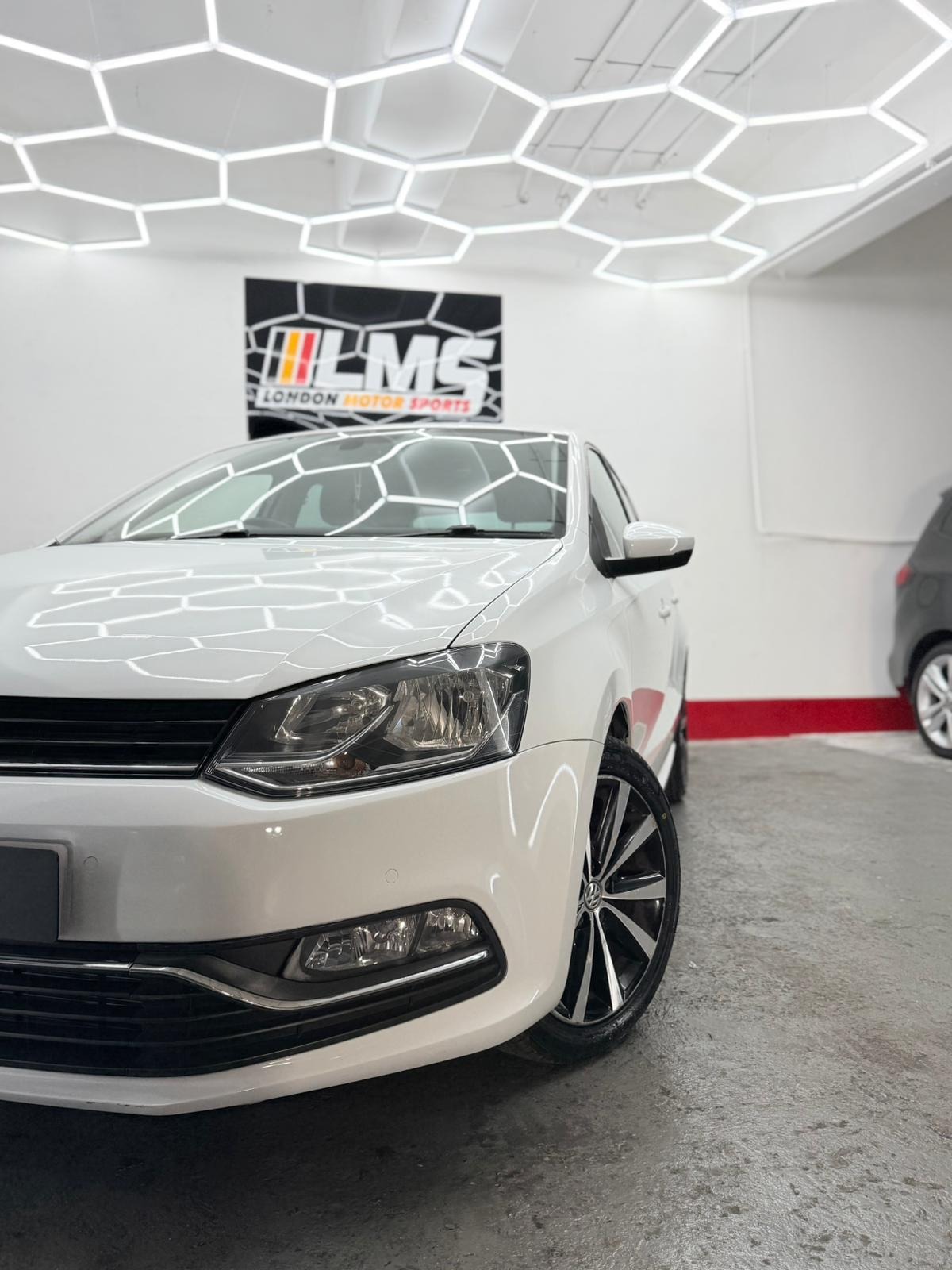 Used Volkswagen Polo 2017 for sale - 76683950: Photo 5