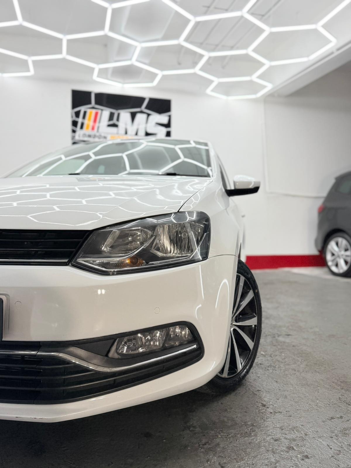 Used Volkswagen Polo 2017 for sale - 76683950: Photo 6