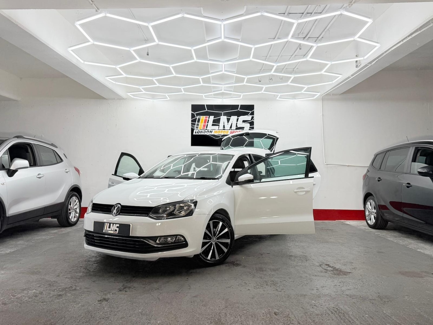 Used Volkswagen Polo 2017 for sale - 76683950: Photo 7