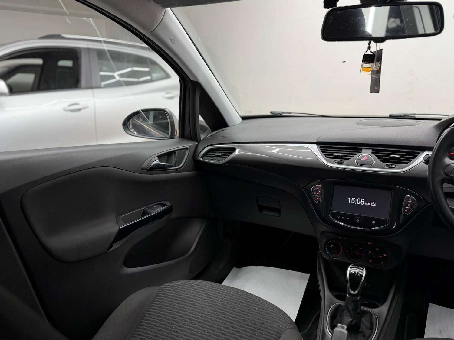 Used Vauxhall Corsa 2015 for sale - 76830452: Photo 41