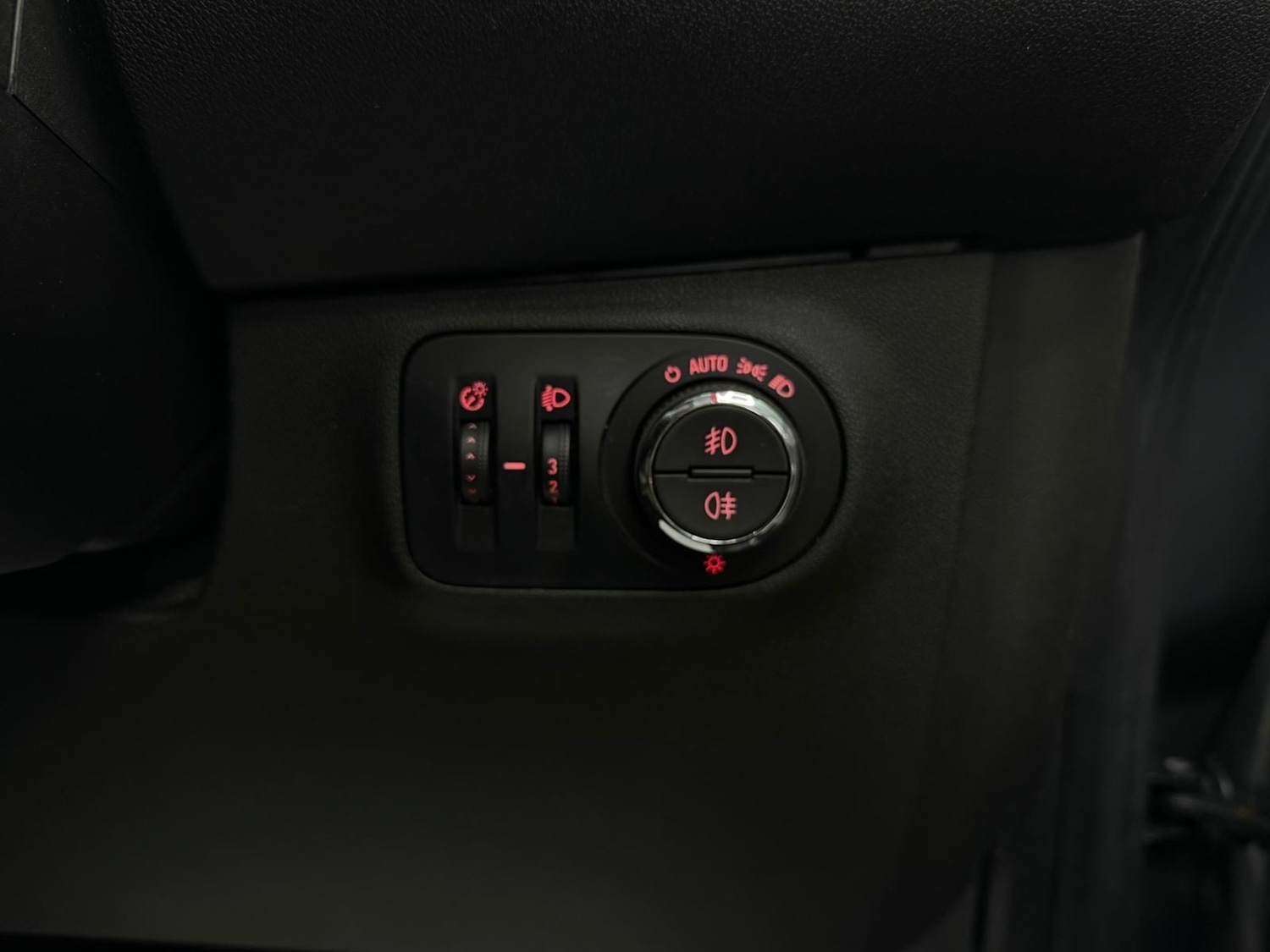 Used Vauxhall Corsa 2015 for sale - 76830452: Photo 45