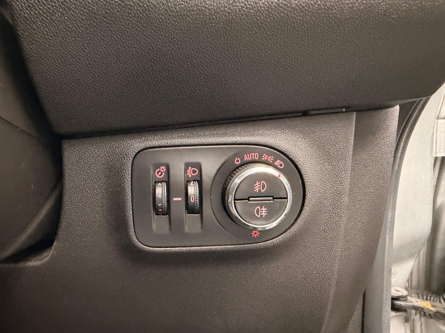 Used Vauxhall Corsa 2018 for sale - 76862436: Photo 43