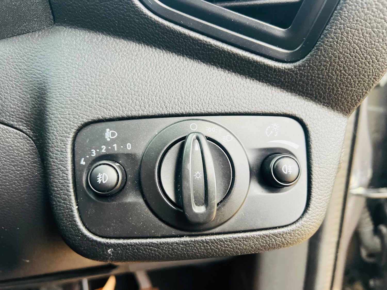 Used Ford Kuga 2013 for sale - 76252816: Photo 58