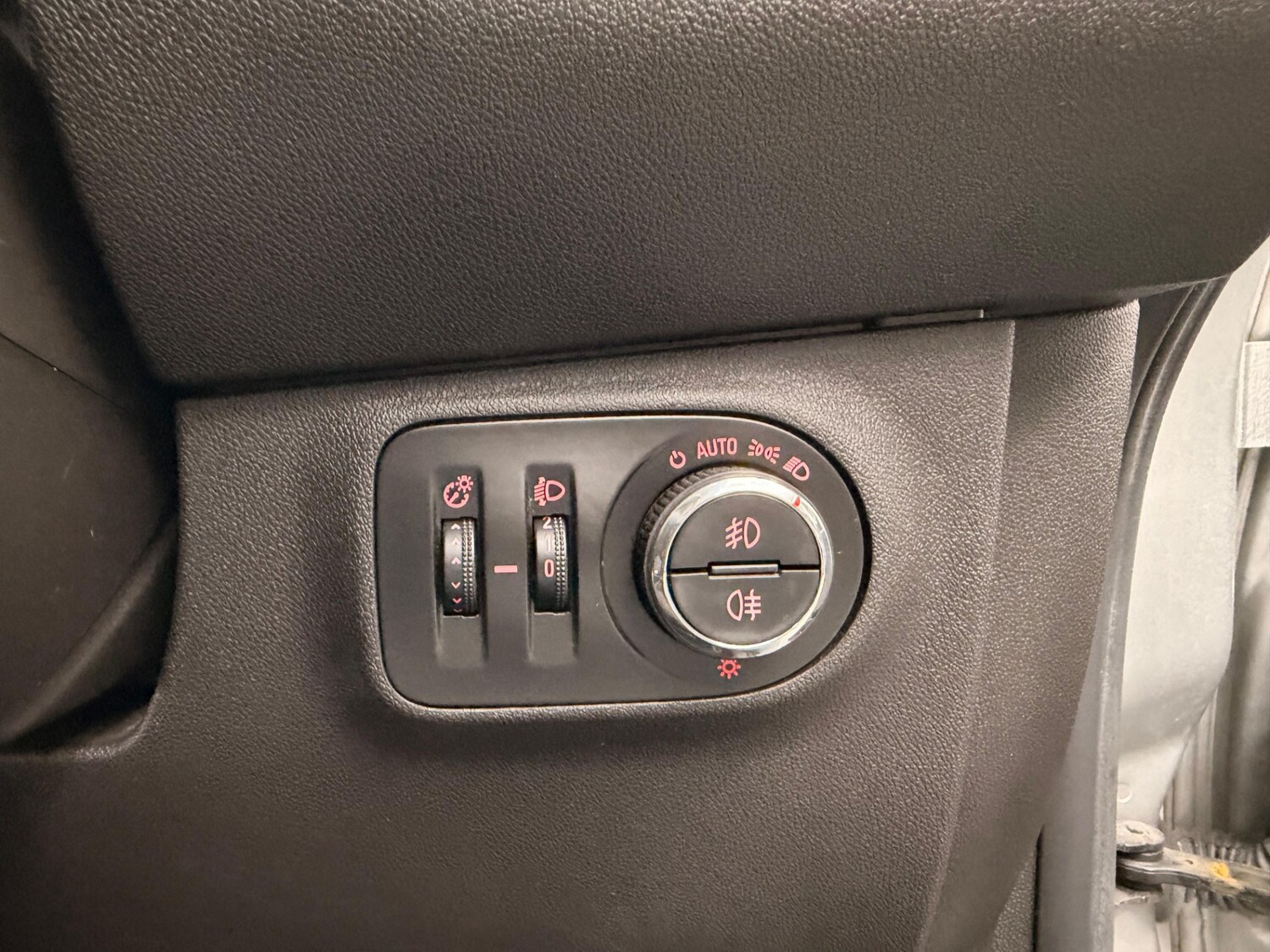 Used Vauxhall Corsa 2018 for sale - 75179375: Photo 43