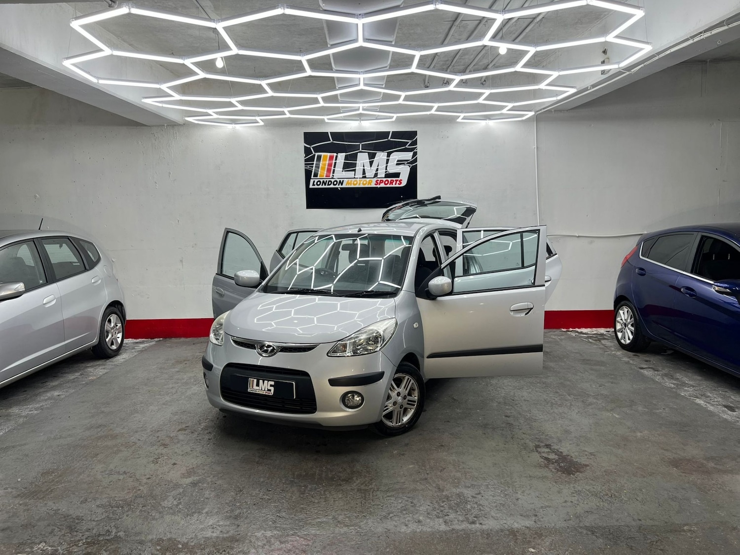 Used Hyundai i10 2011 for sale - 77555468: Photo 12