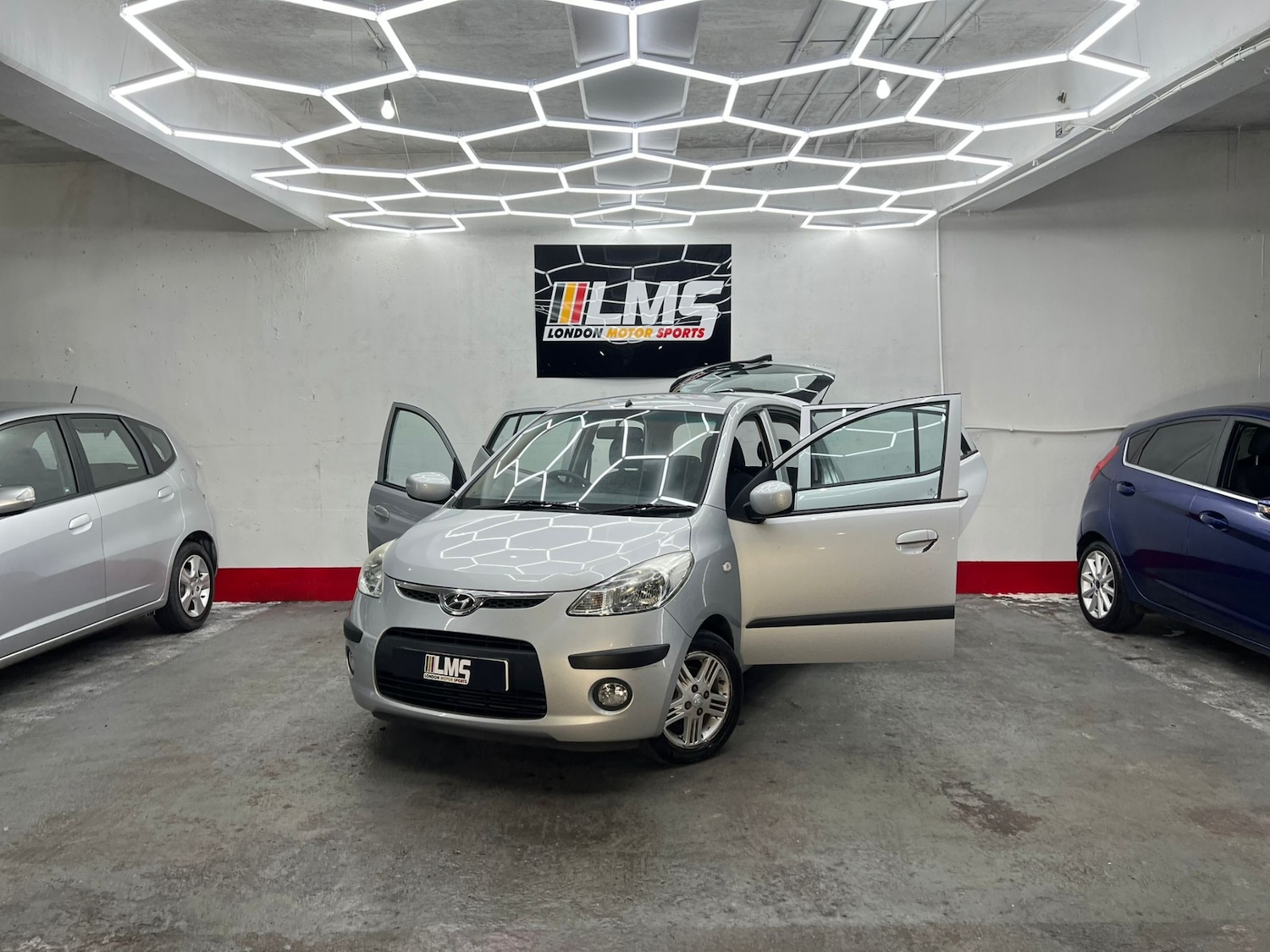Used Hyundai i10 2011 for sale - 77555468: Photo 13
