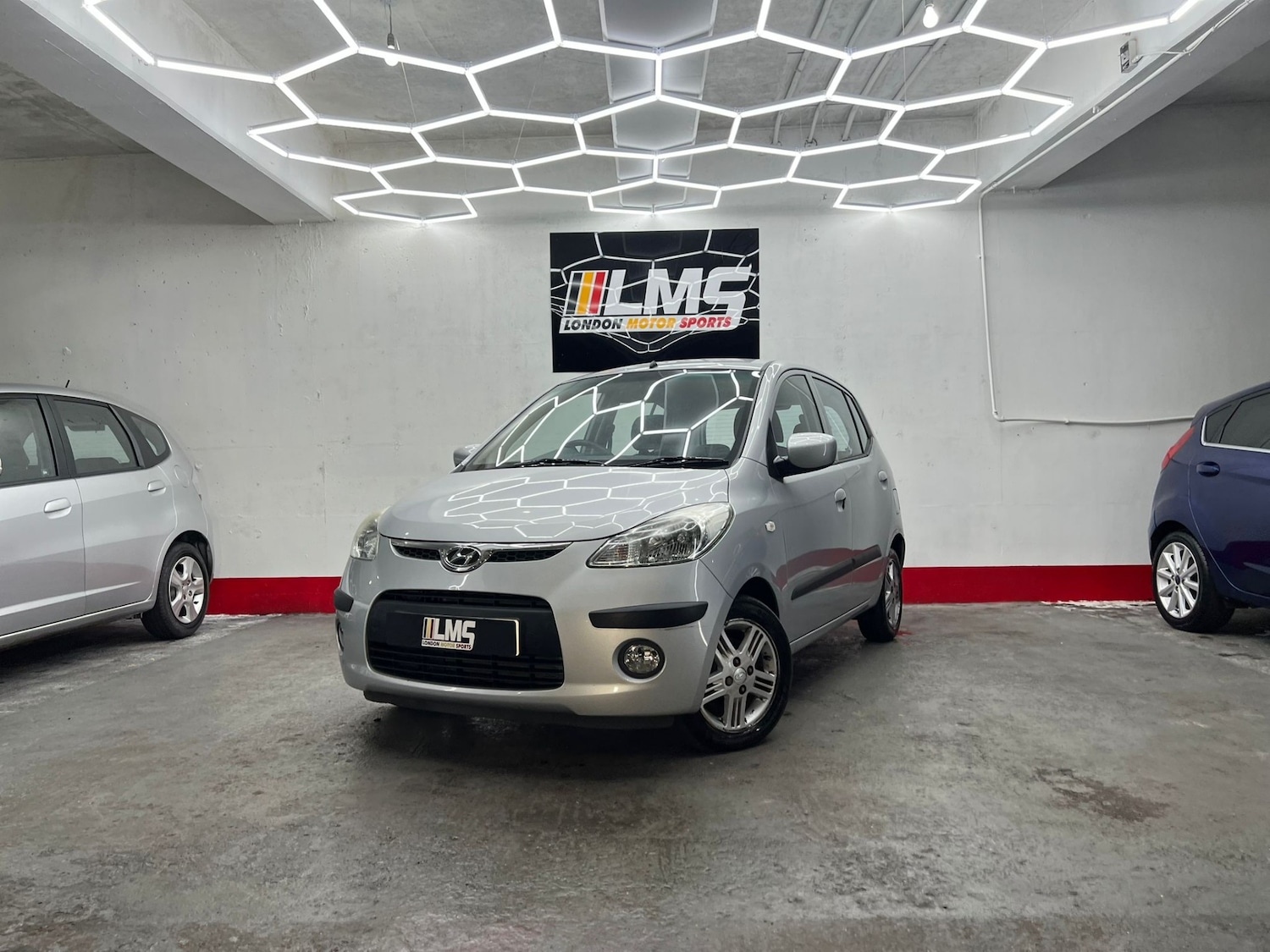 Used Hyundai i10 2011 for sale - 77555468: Photo 2