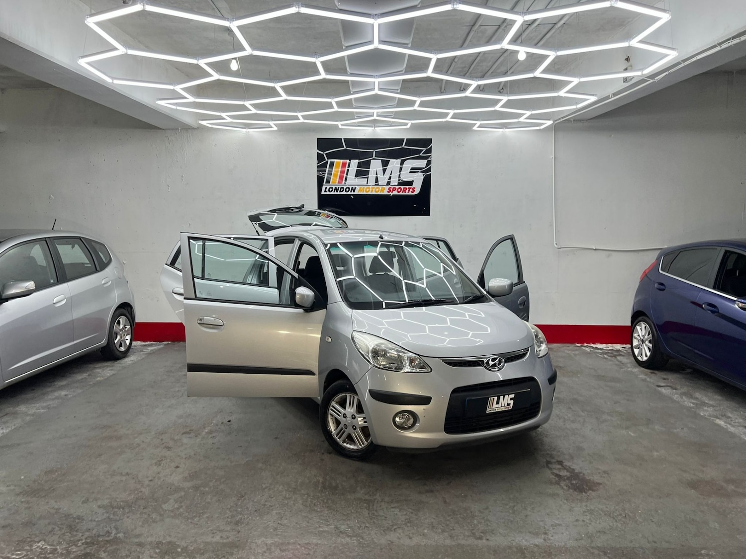 Used Hyundai i10 2011 for sale - 77555468: Photo 26