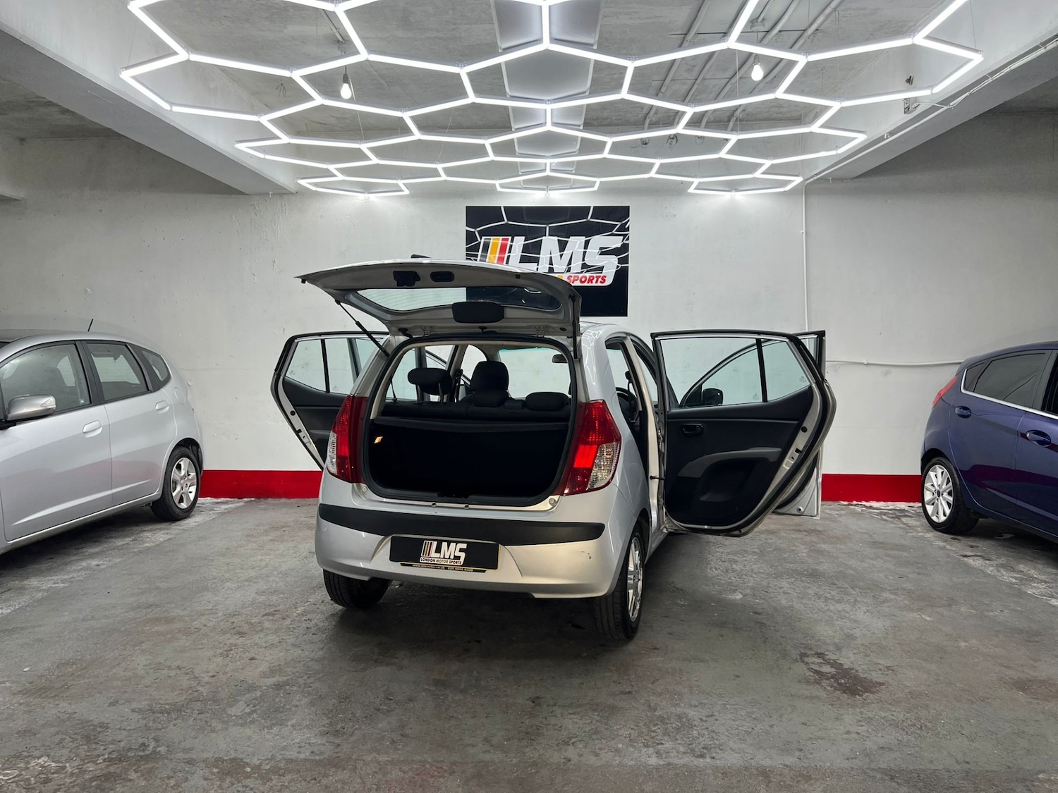 Used Hyundai i10 2011 for sale - 77555468: Photo 61