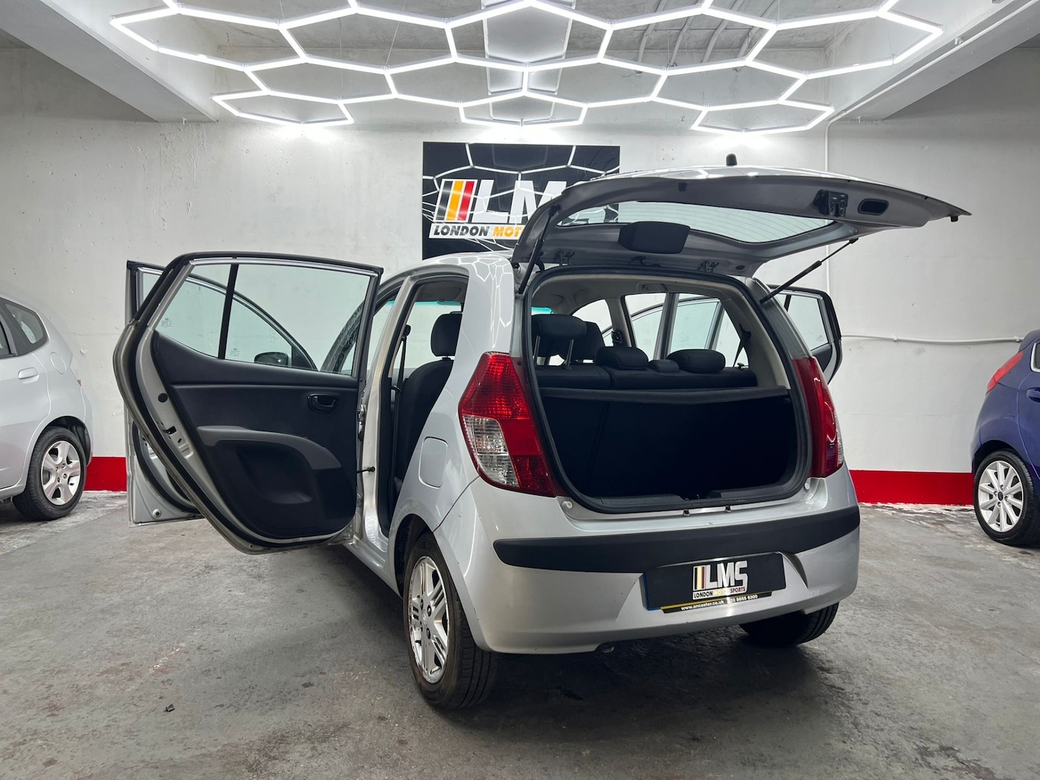 Used Hyundai i10 2011 for sale - 77555468: Photo 77