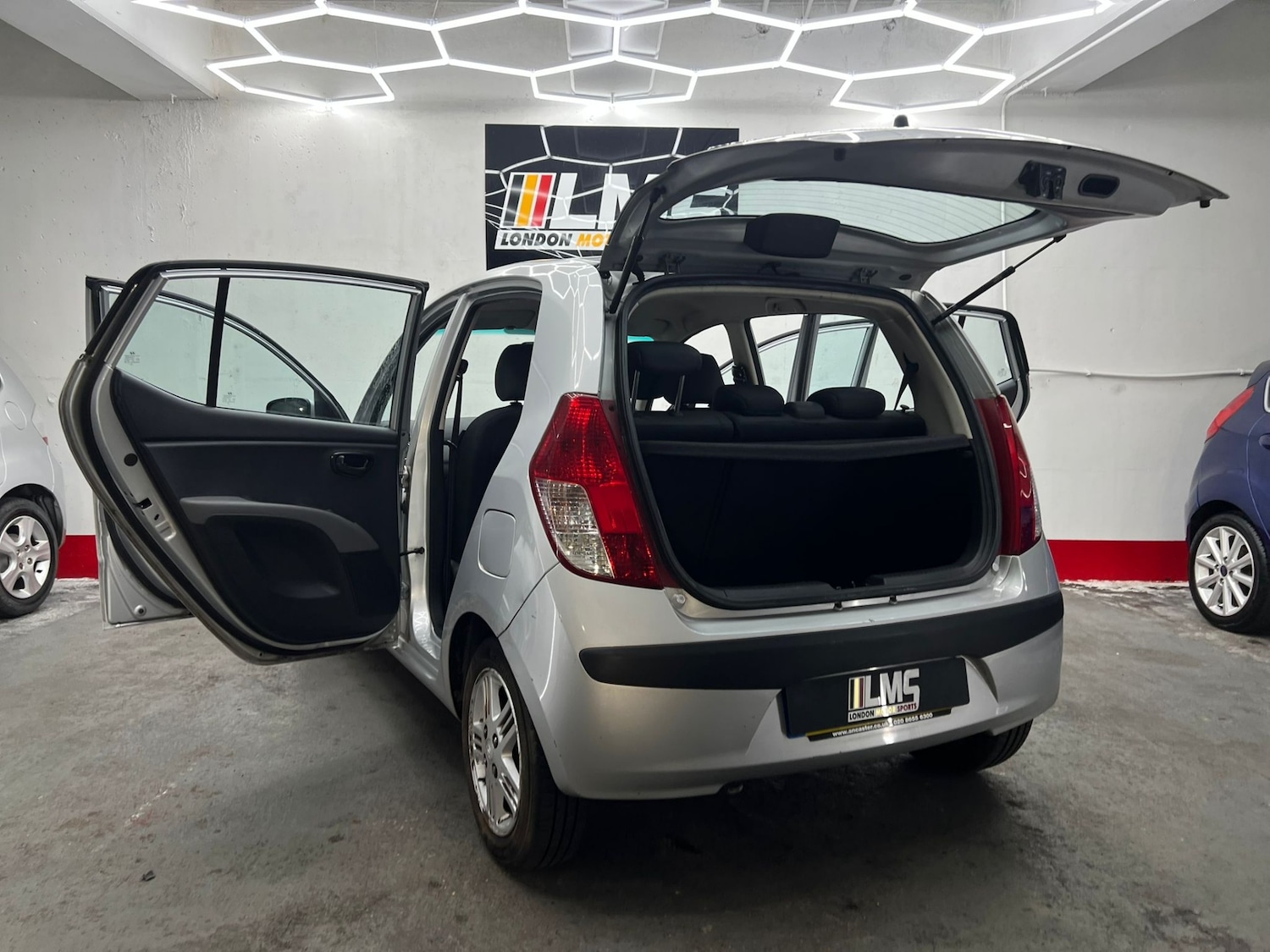 Used Hyundai i10 2011 for sale - 77555468: Photo 78