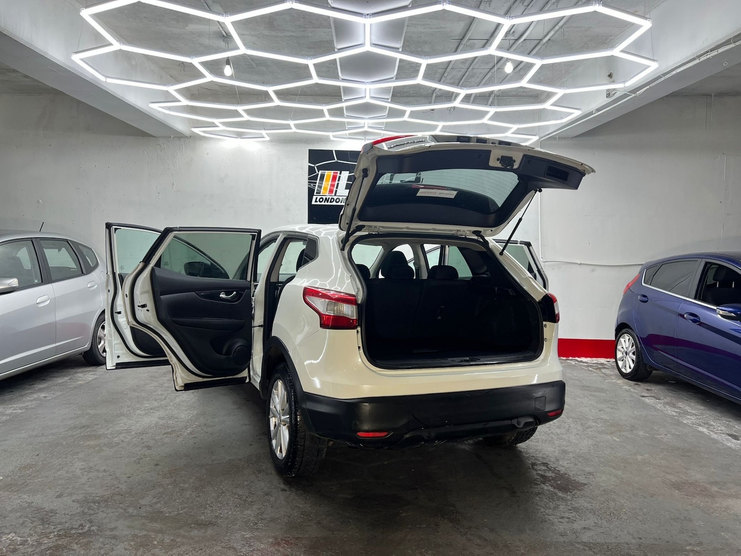 Used Nissan Qashqai 2014 for sale - 77545075: Photo 100