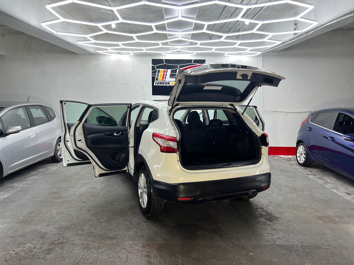 Used Nissan Qashqai 2014 for sale - 77545075: Photo 99