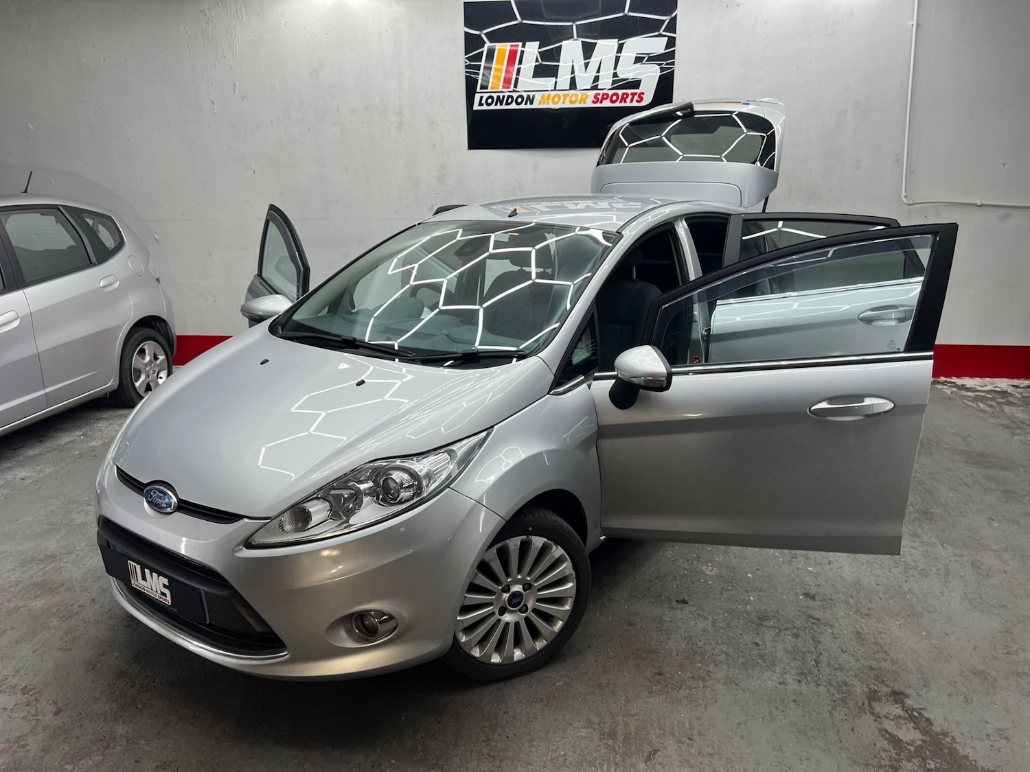 Used Ford Fiesta 2010 for sale - 77579809: Photo 21