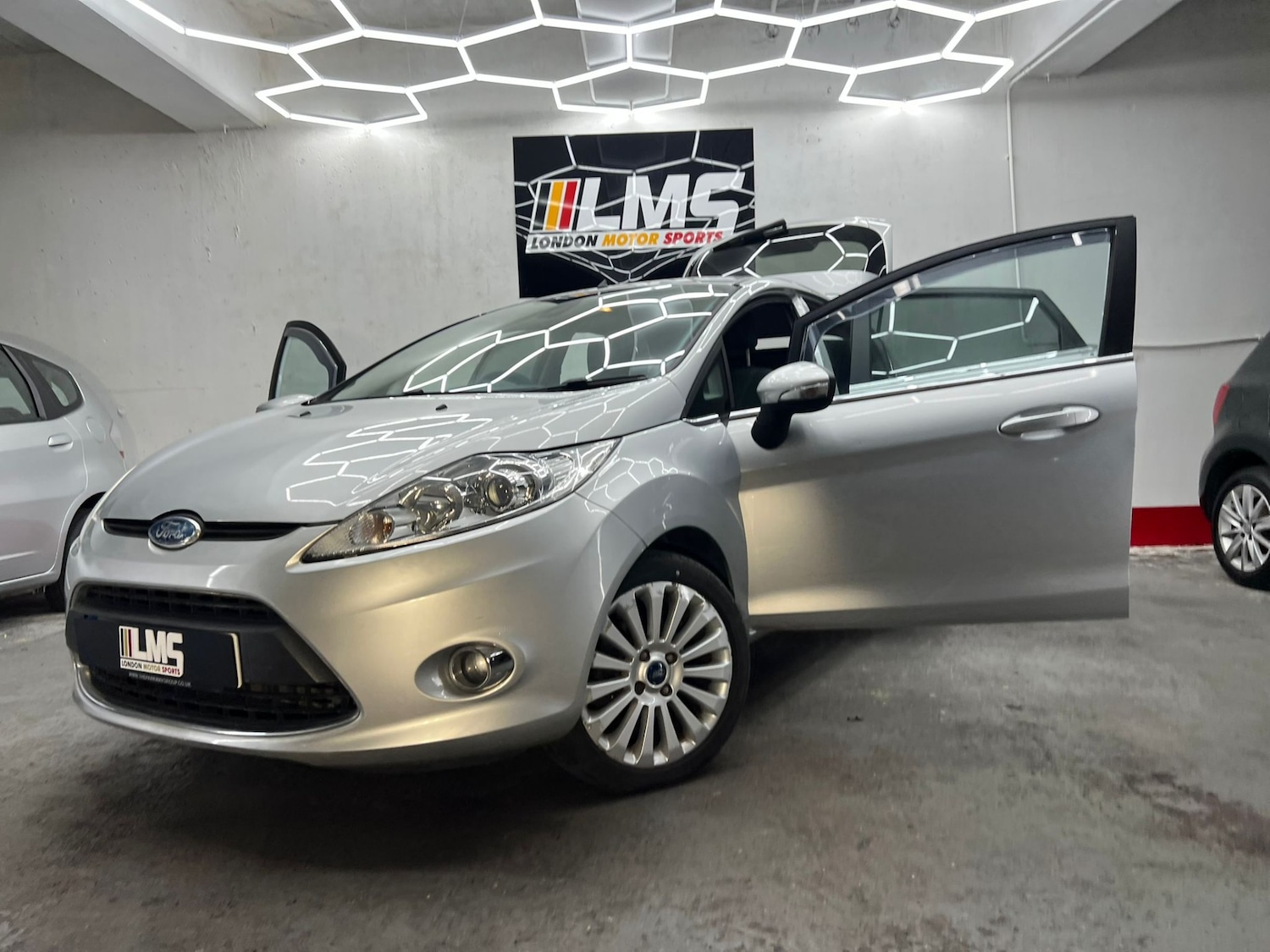 Used Ford Fiesta 2010 for sale - 77579809: Photo 25