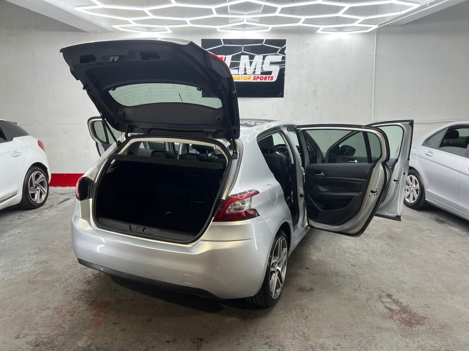 Used Peugeot 308 2014 for sale - 77903363: Photo 100