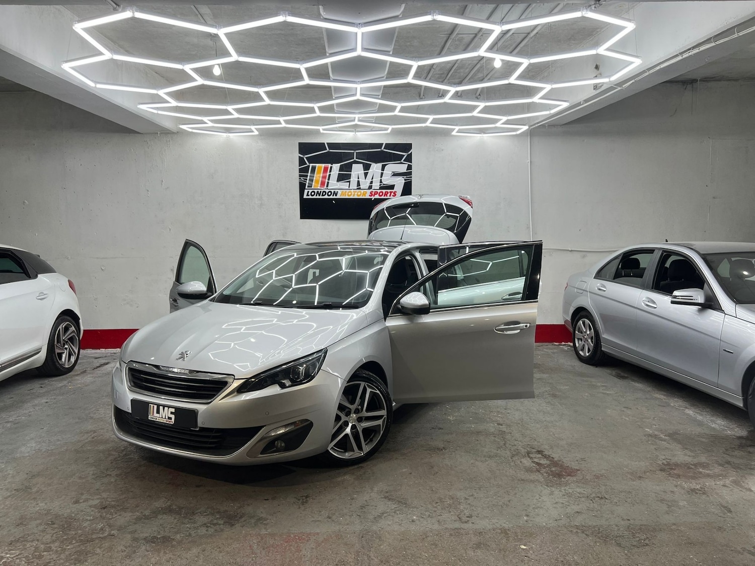 Used Peugeot 308 2014 for sale - 77903363: Photo 15