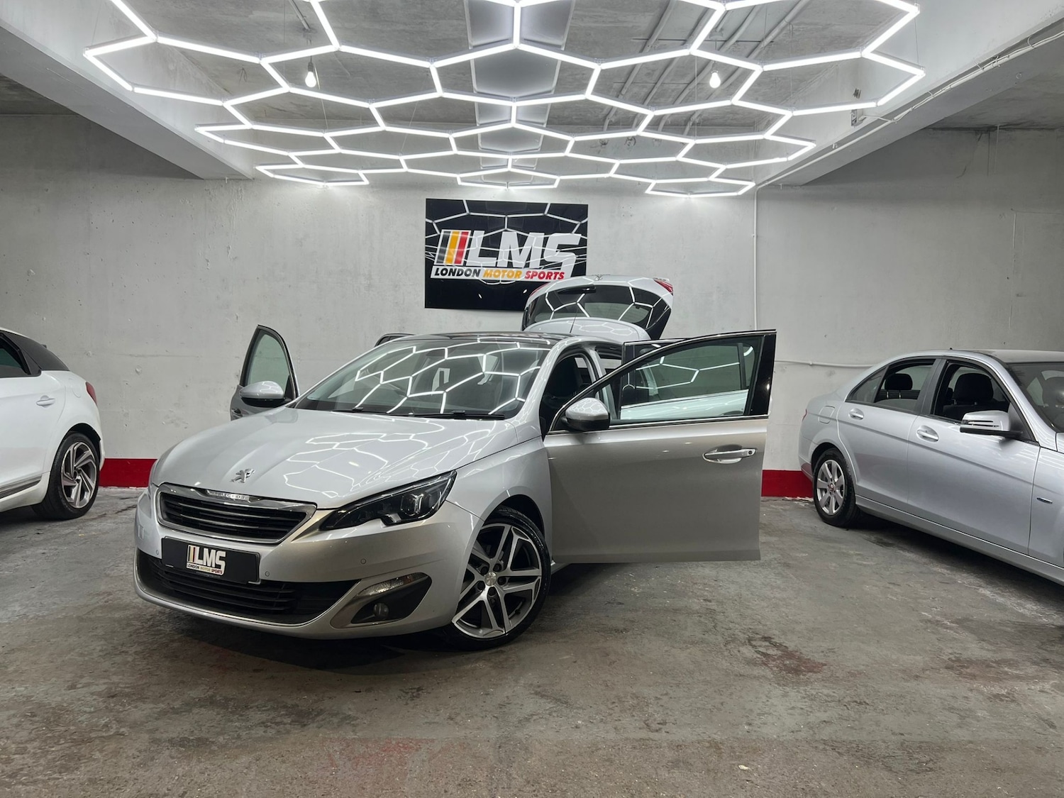 Used Peugeot 308 2014 for sale - 77903363: Photo 16