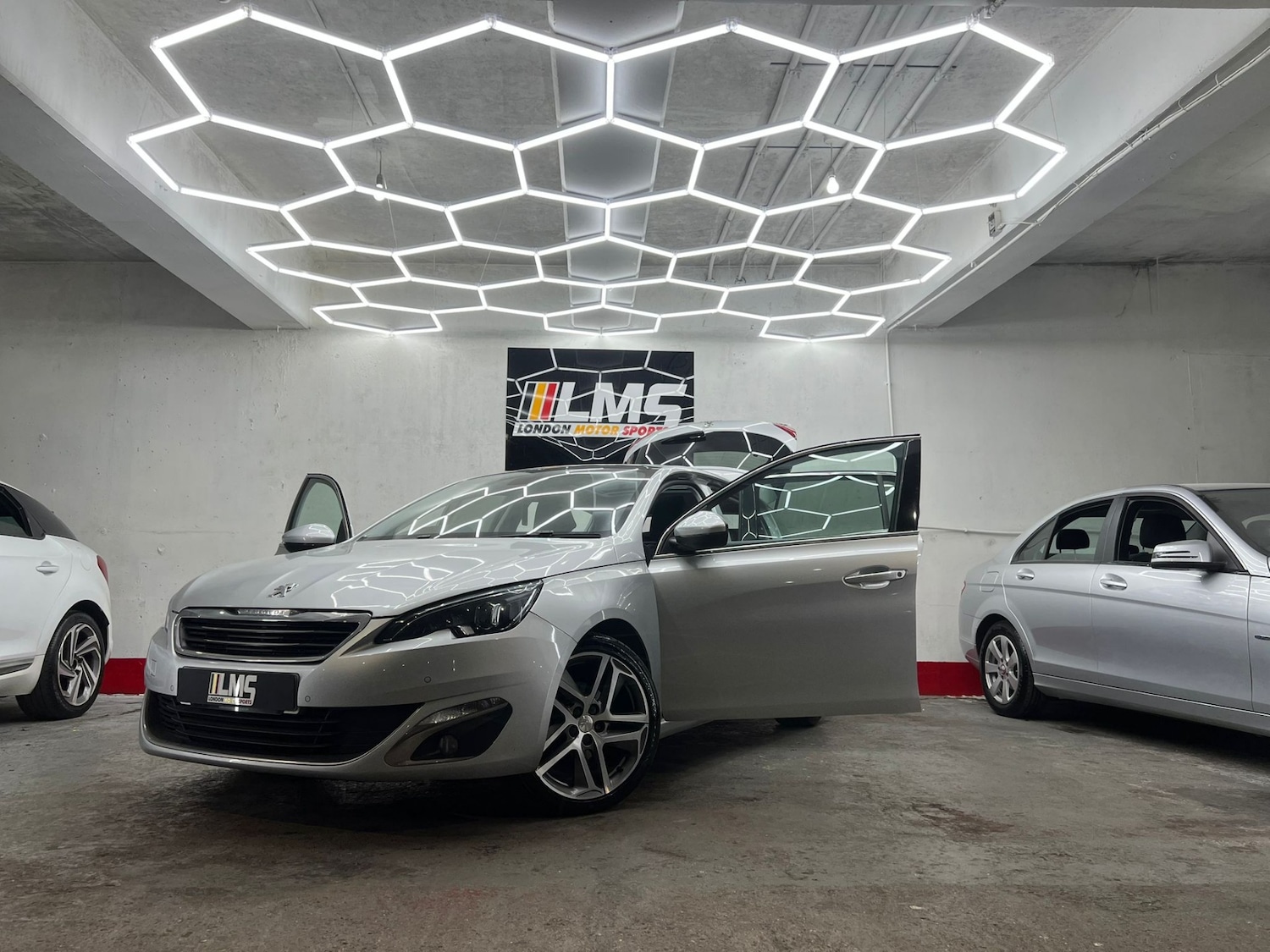 Used Peugeot 308 2014 for sale - 77903363: Photo 18