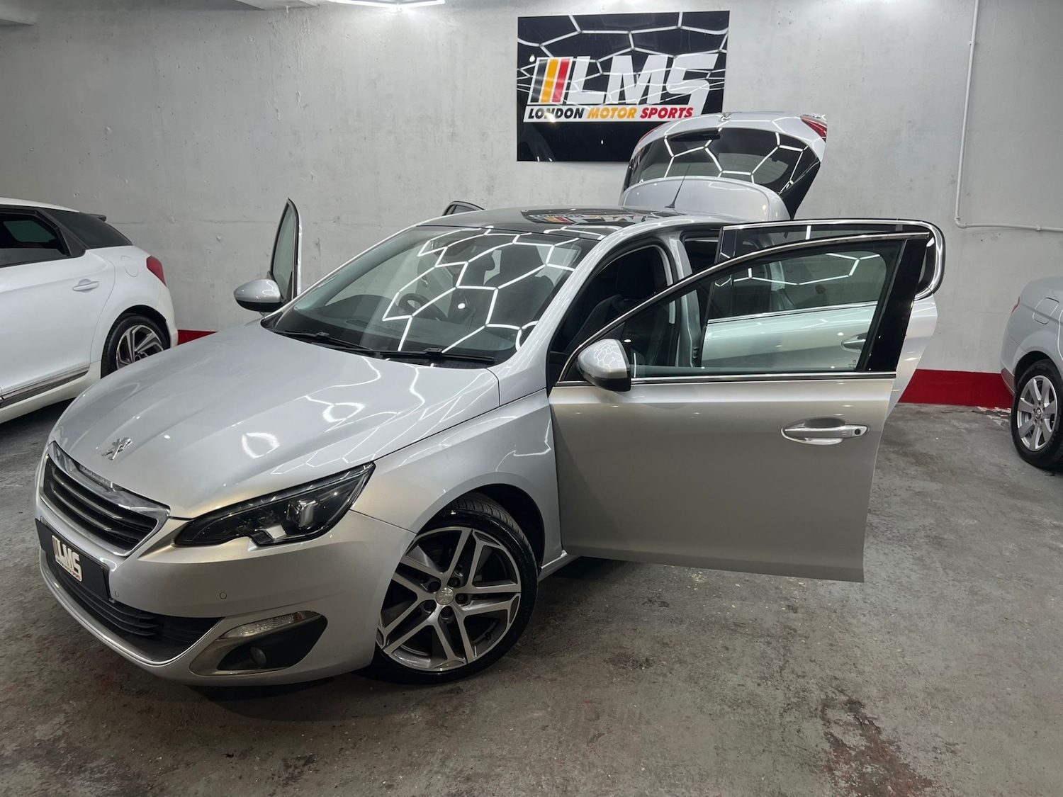 Used Peugeot 308 2014 for sale - 77903363: Photo 23