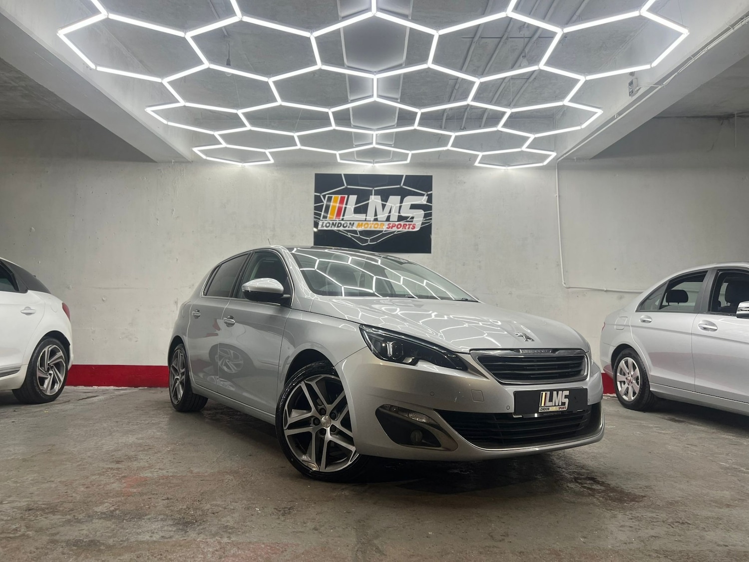 Used Peugeot 308 2014 for sale - 77903363: Photo 30