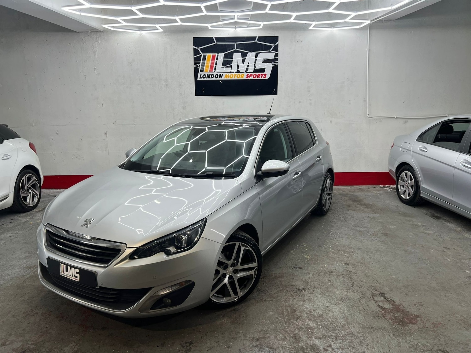 Used Peugeot 308 2014 for sale - 77903363: Photo 5