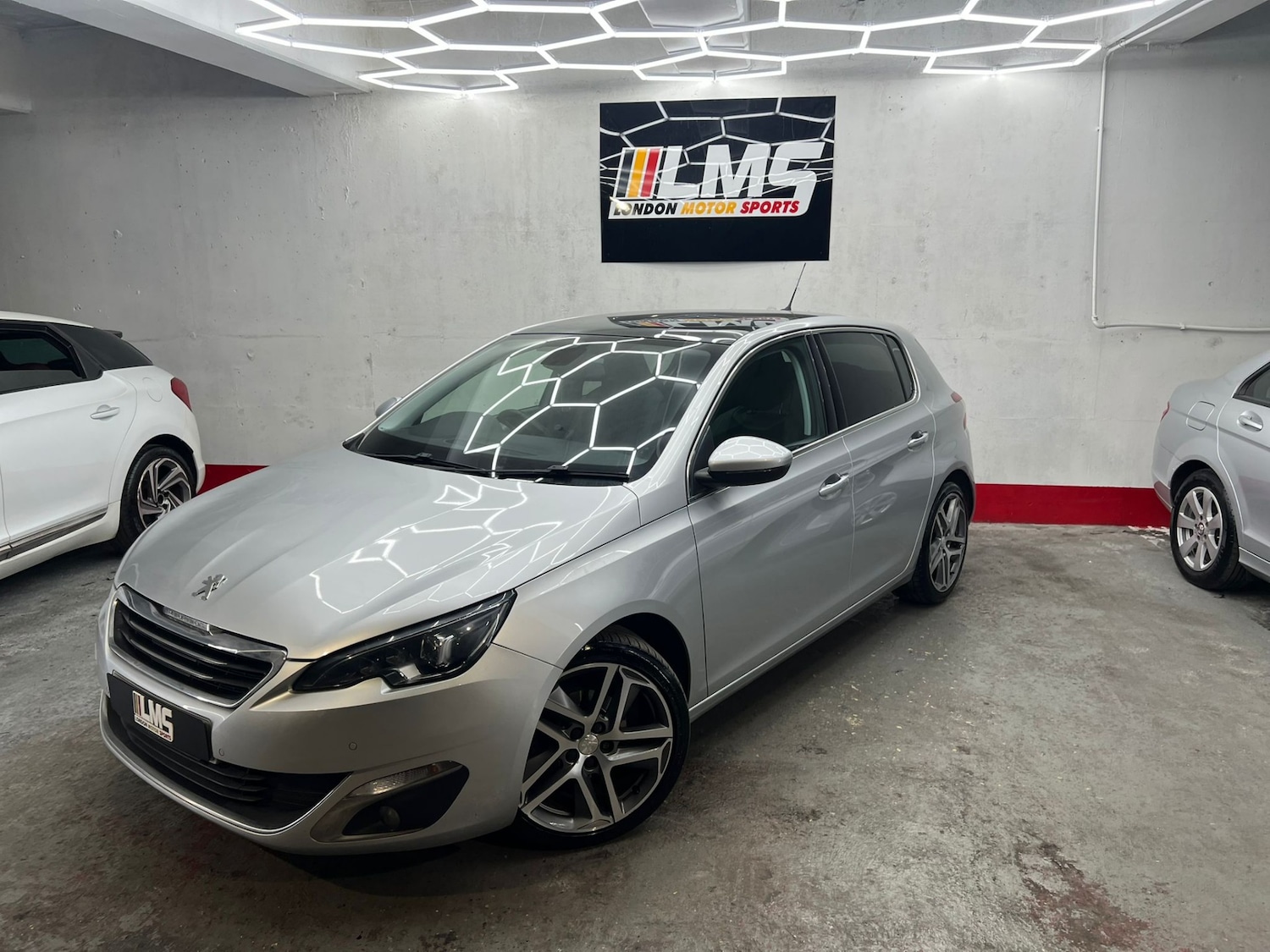 Used Peugeot 308 2014 for sale - 77903363: Photo 6