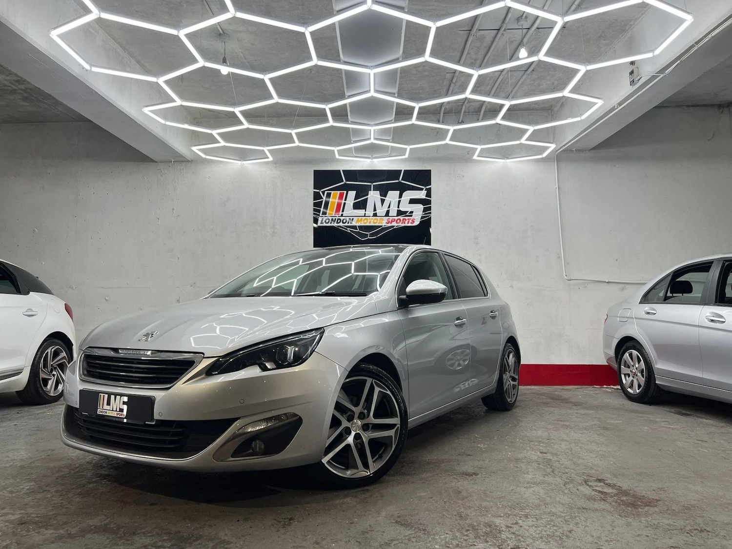 Used Peugeot 308 2014 for sale - 77903363: Photo 7