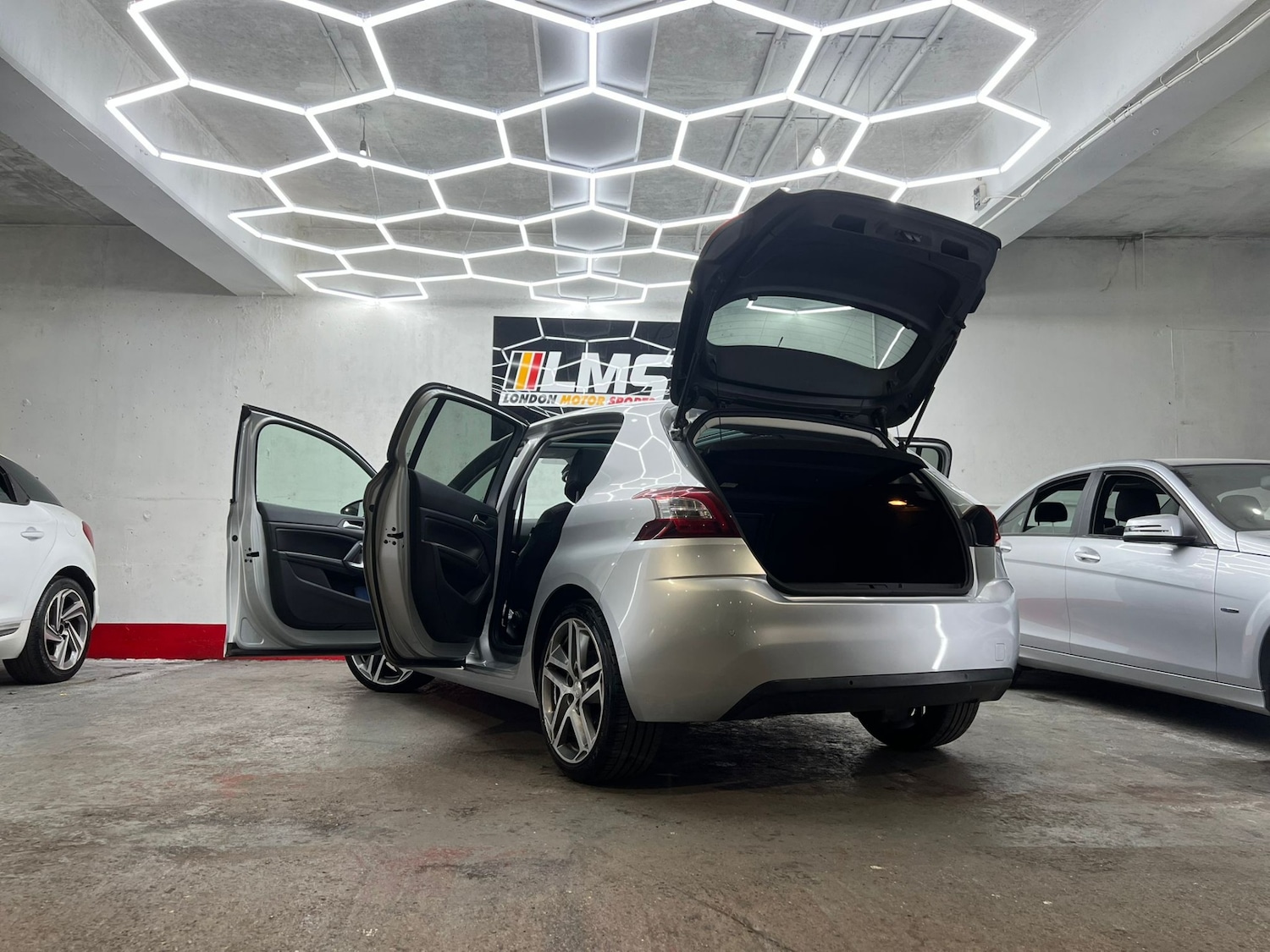 Used Peugeot 308 2014 for sale - 77903363: Photo 78