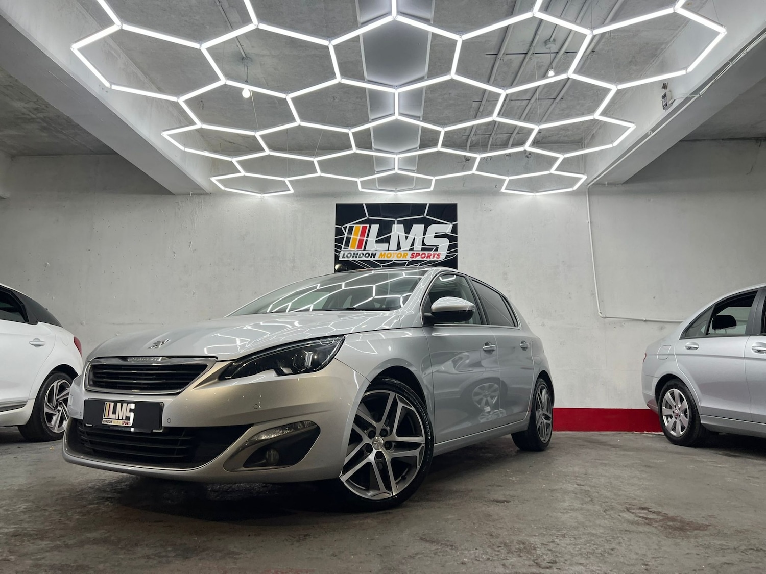 Used Peugeot 308 2014 for sale - 77903363: Photo 8