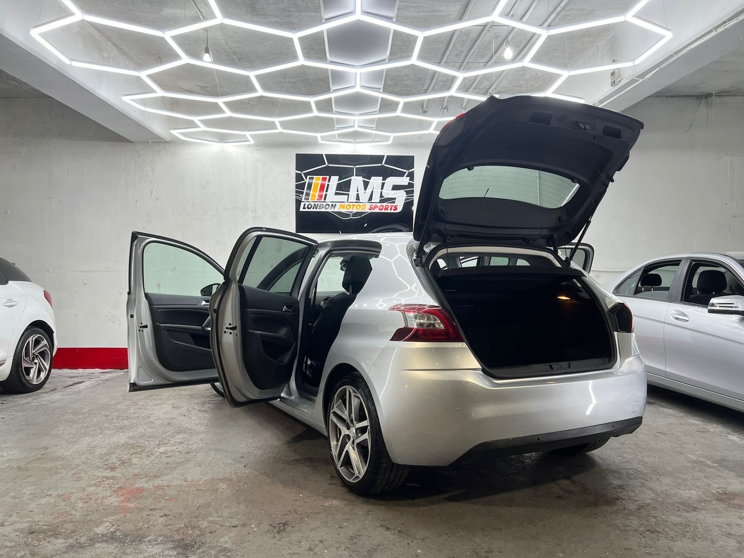 Used Peugeot 308 2014 for sale - 77903363: Photo 81