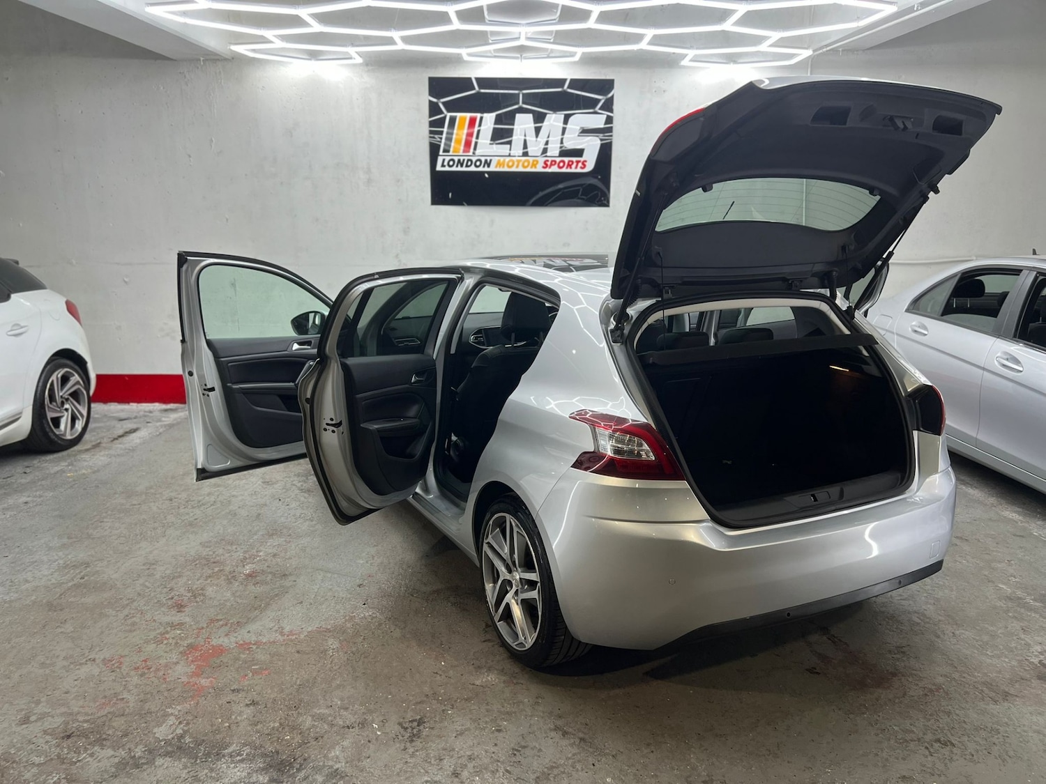 Used Peugeot 308 2014 for sale - 77903363: Photo 82