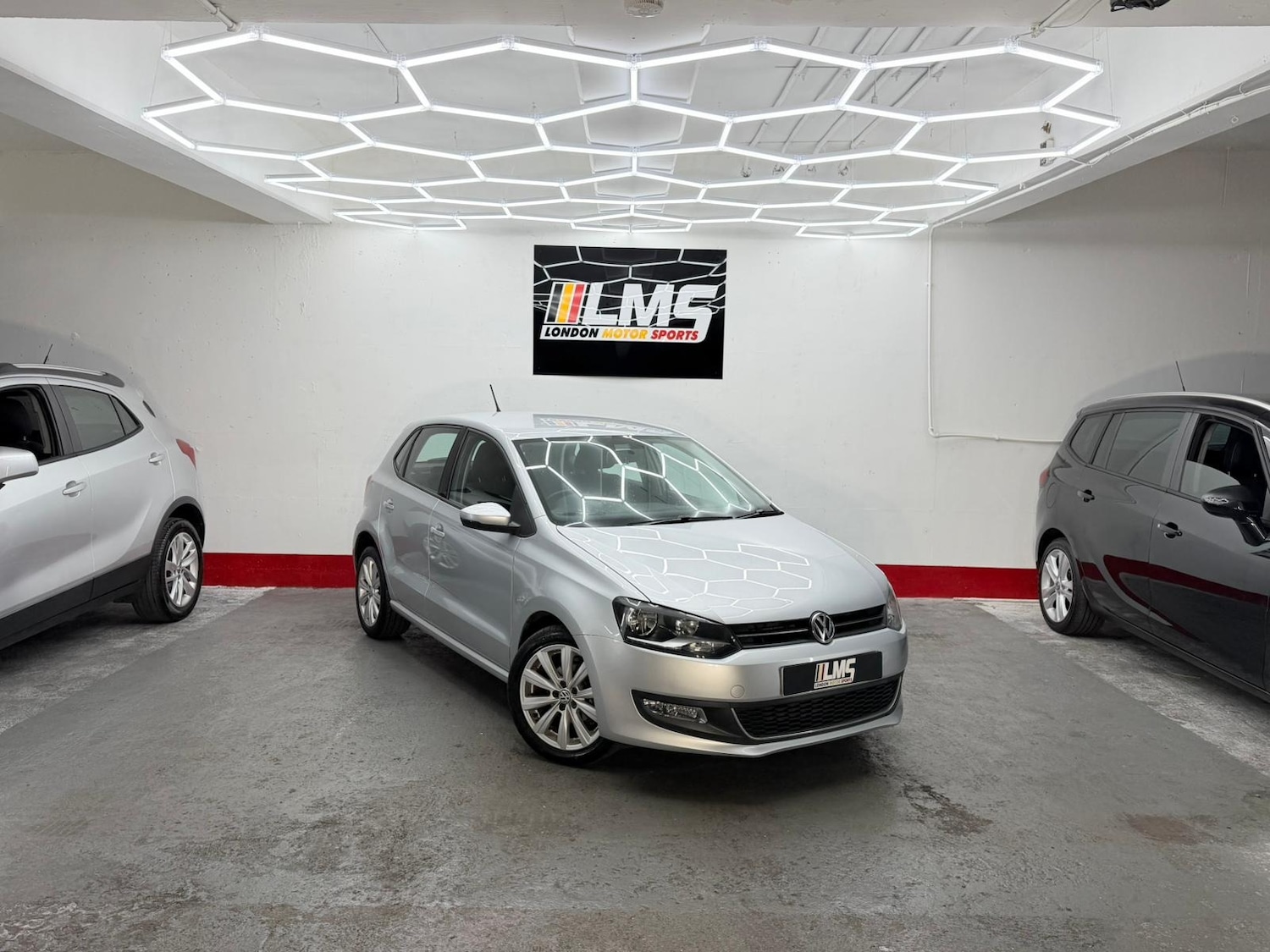 Used Volkswagen Polo 2010 for sale - 76565703: Photo 19