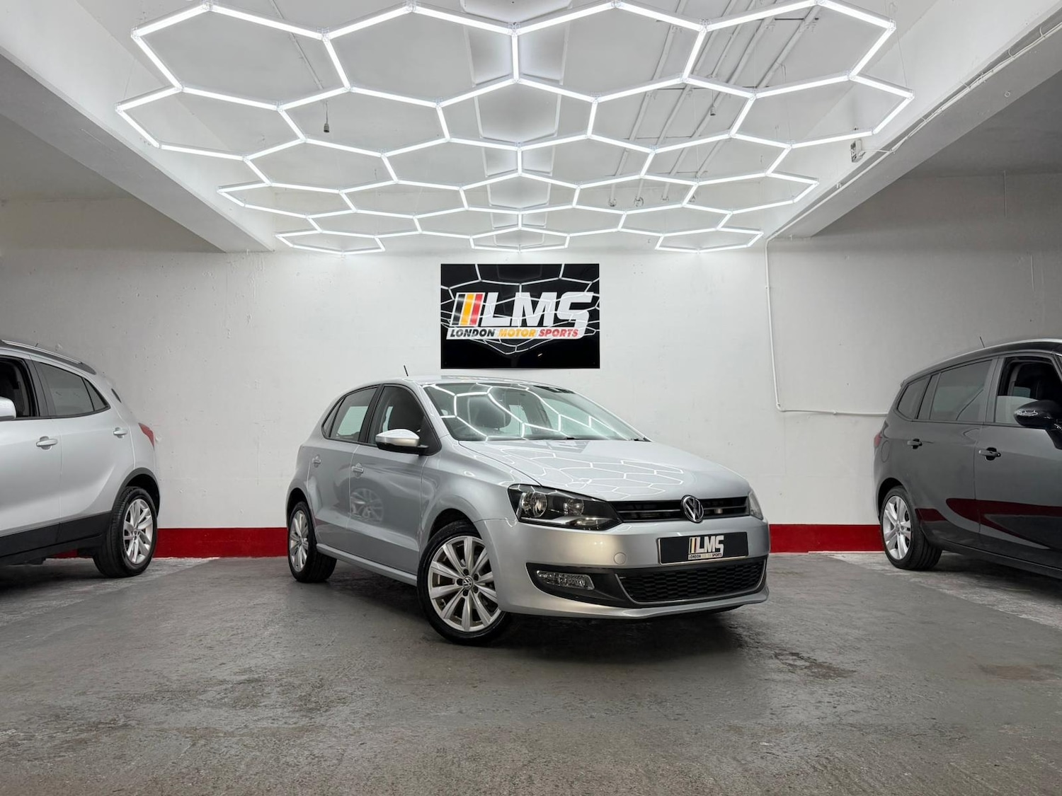 Used Volkswagen Polo 2010 for sale - 76565703: Photo 21