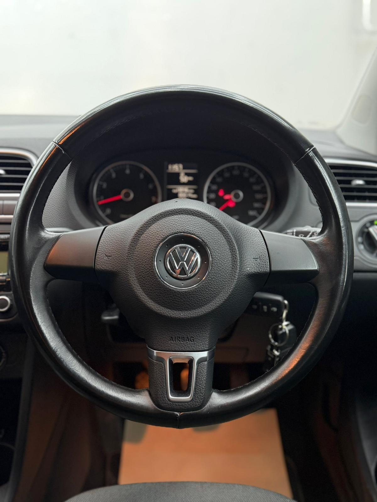 Used Volkswagen Polo 2010 for sale - 76565703: Photo 48