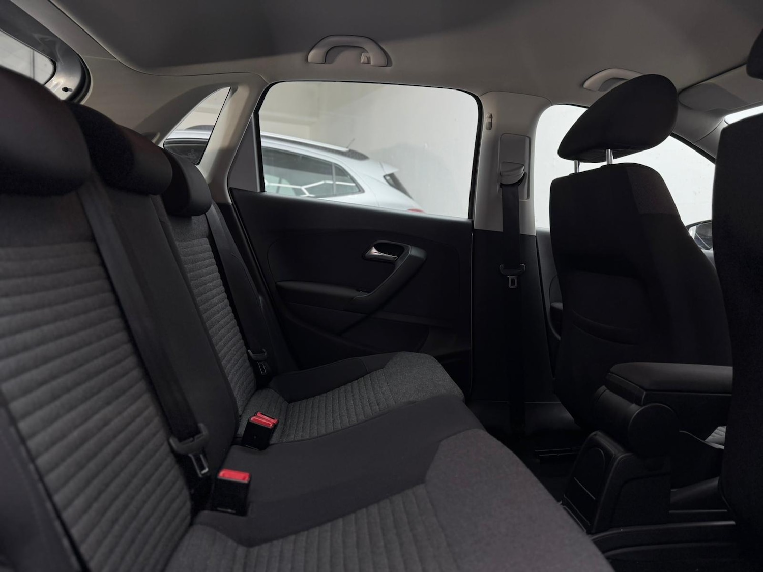 Used Volkswagen Polo 2010 for sale - 76565703: Photo 51