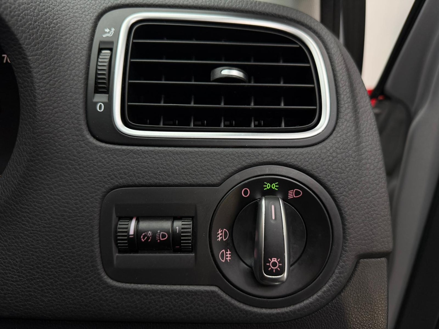 Used Volkswagen Polo 2010 for sale - 76565703: Photo 53