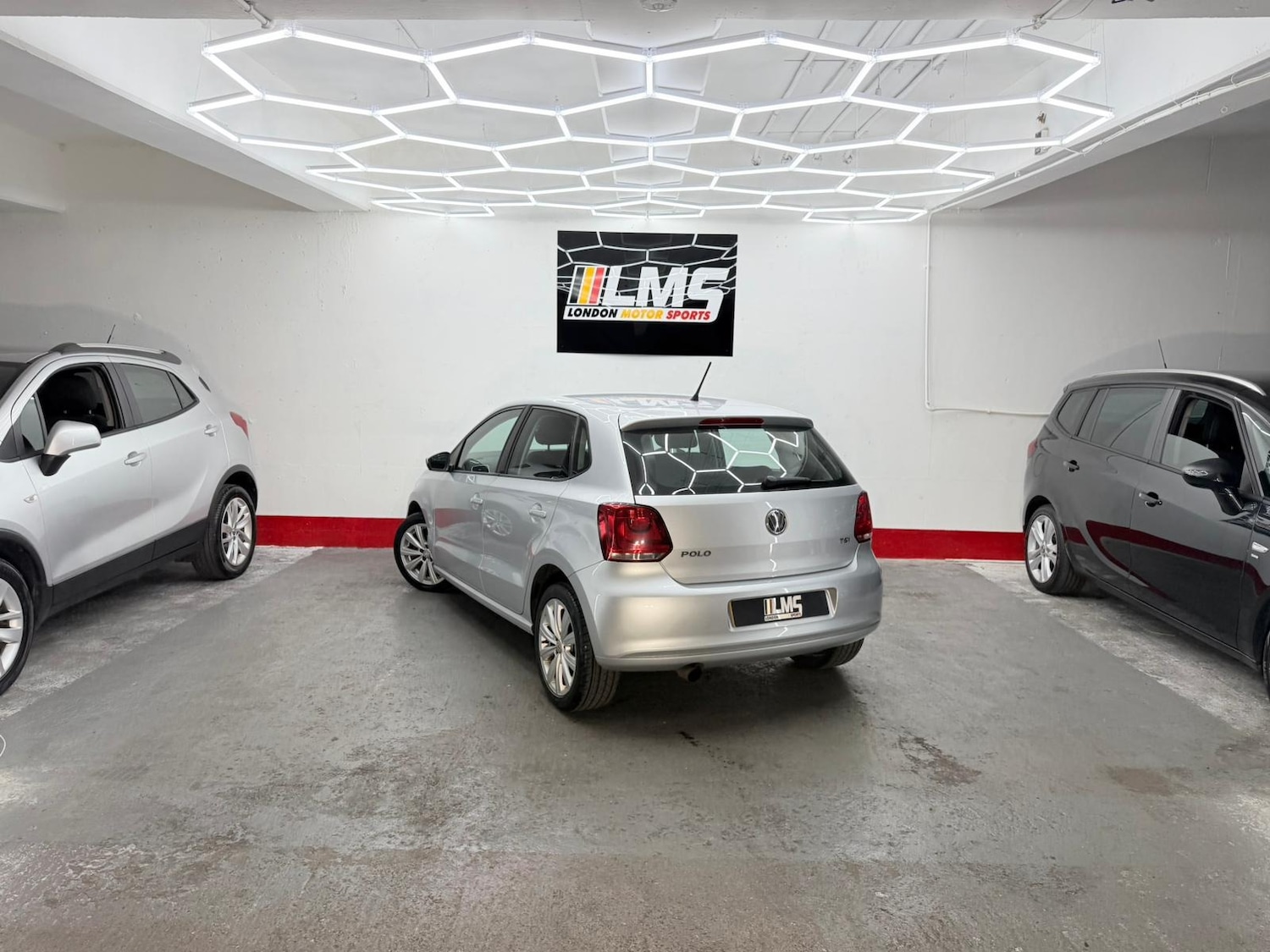 Used Volkswagen Polo 2010 for sale - 76565703: Photo 56