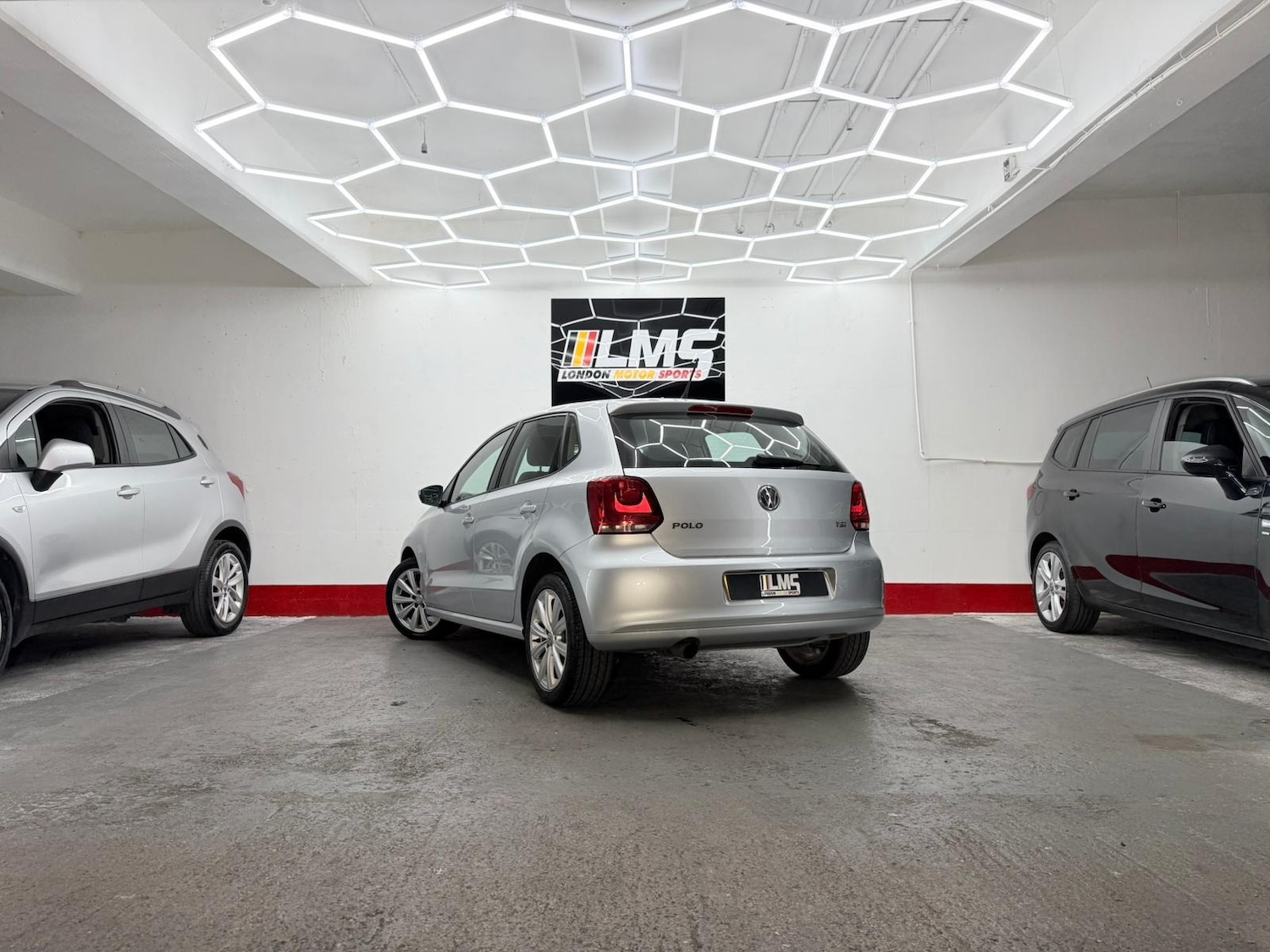 Used Volkswagen Polo 2010 for sale - 76565703: Photo 57