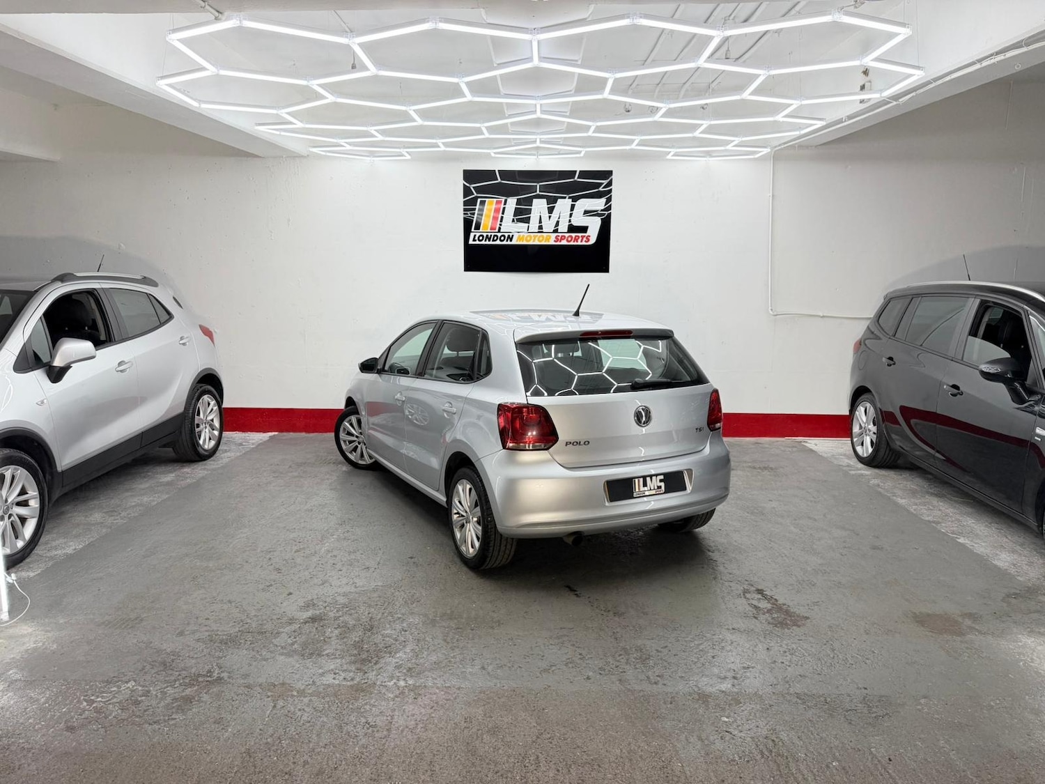 Used Volkswagen Polo 2010 for sale - 76565703: Photo 58