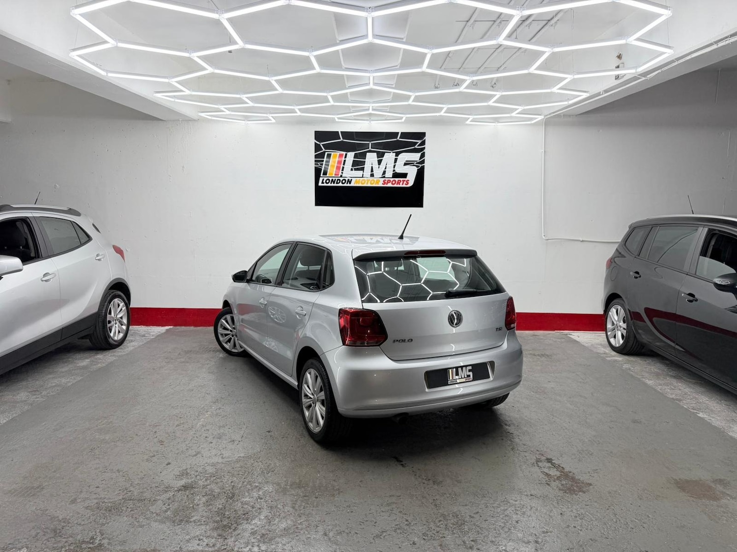 Used Volkswagen Polo 2010 for sale - 76565703: Photo 59