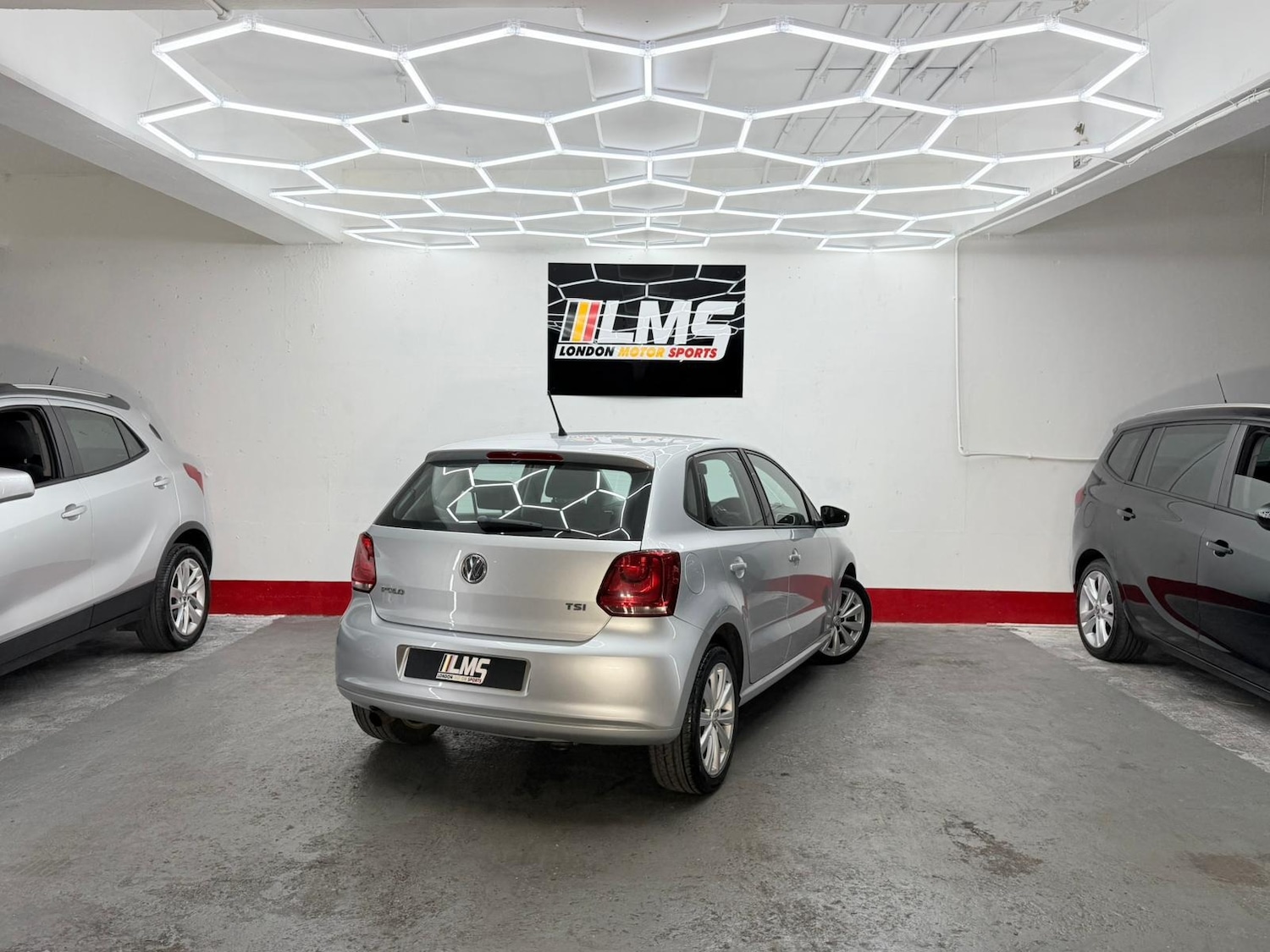 Used Volkswagen Polo 2010 for sale - 76565703: Photo 67