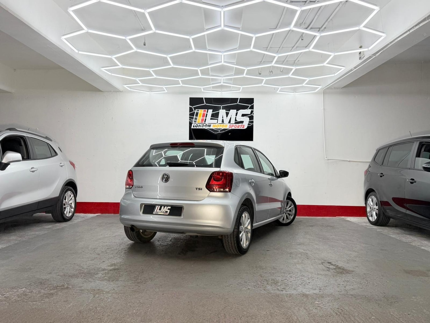 Used Volkswagen Polo 2010 for sale - 76565703: Photo 68