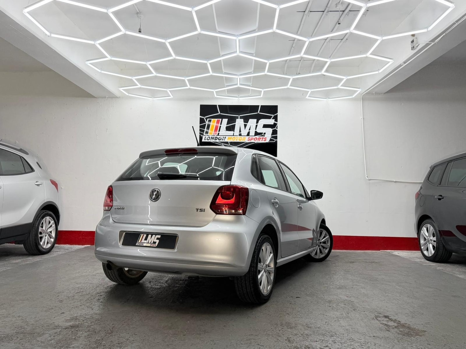 Used Volkswagen Polo 2010 for sale - 76565703: Photo 71