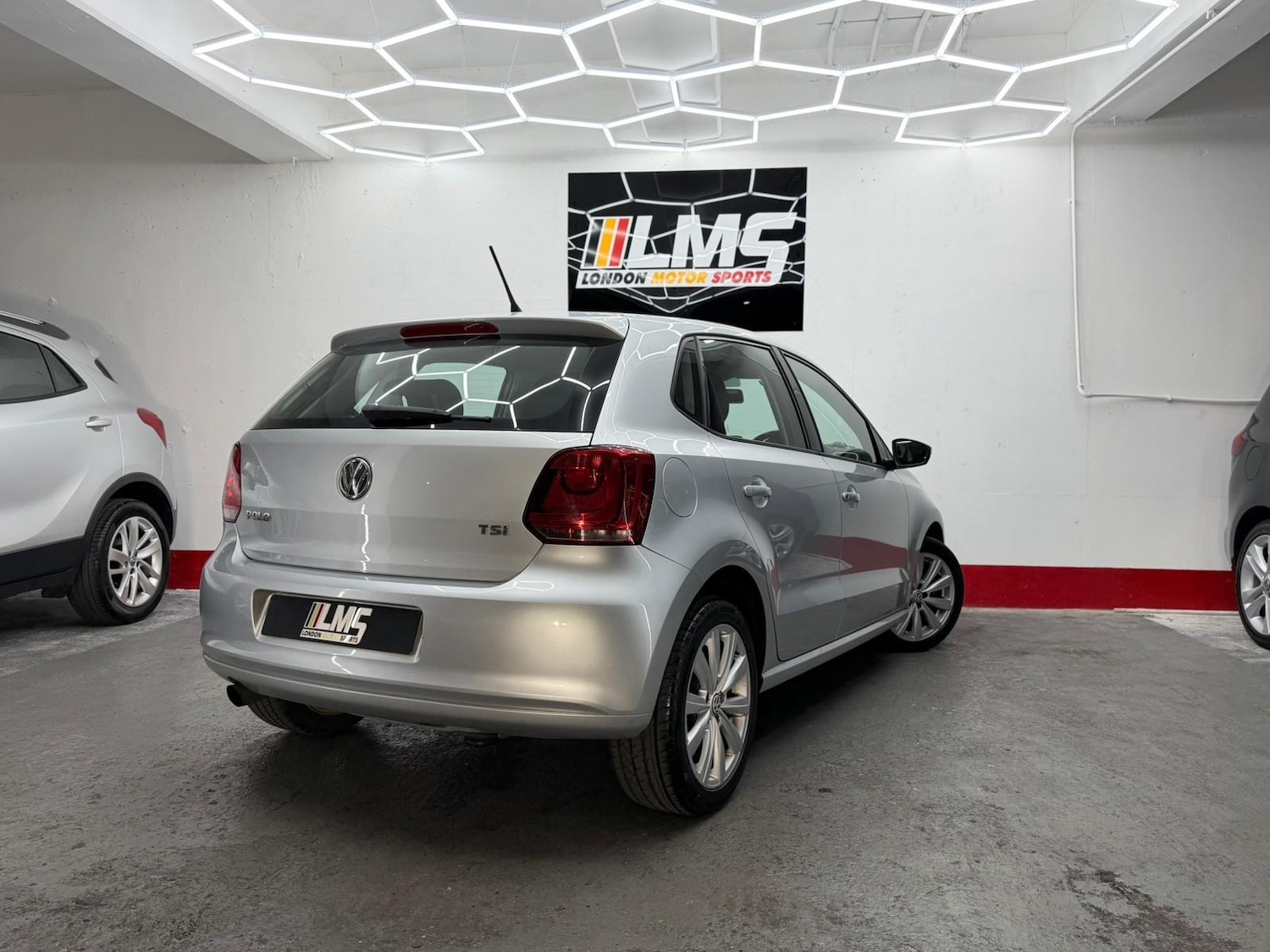 Used Volkswagen Polo 2010 for sale - 76565703: Photo 73