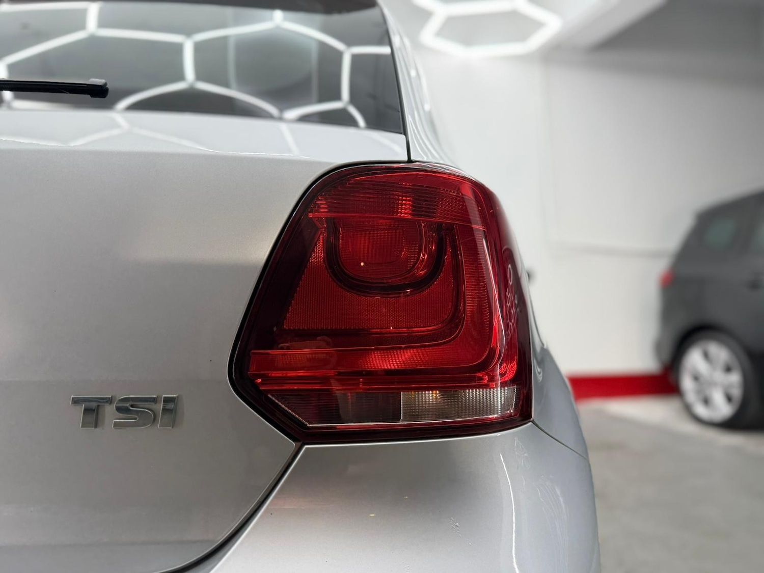 Used Volkswagen Polo 2010 for sale - 76565703: Photo 75