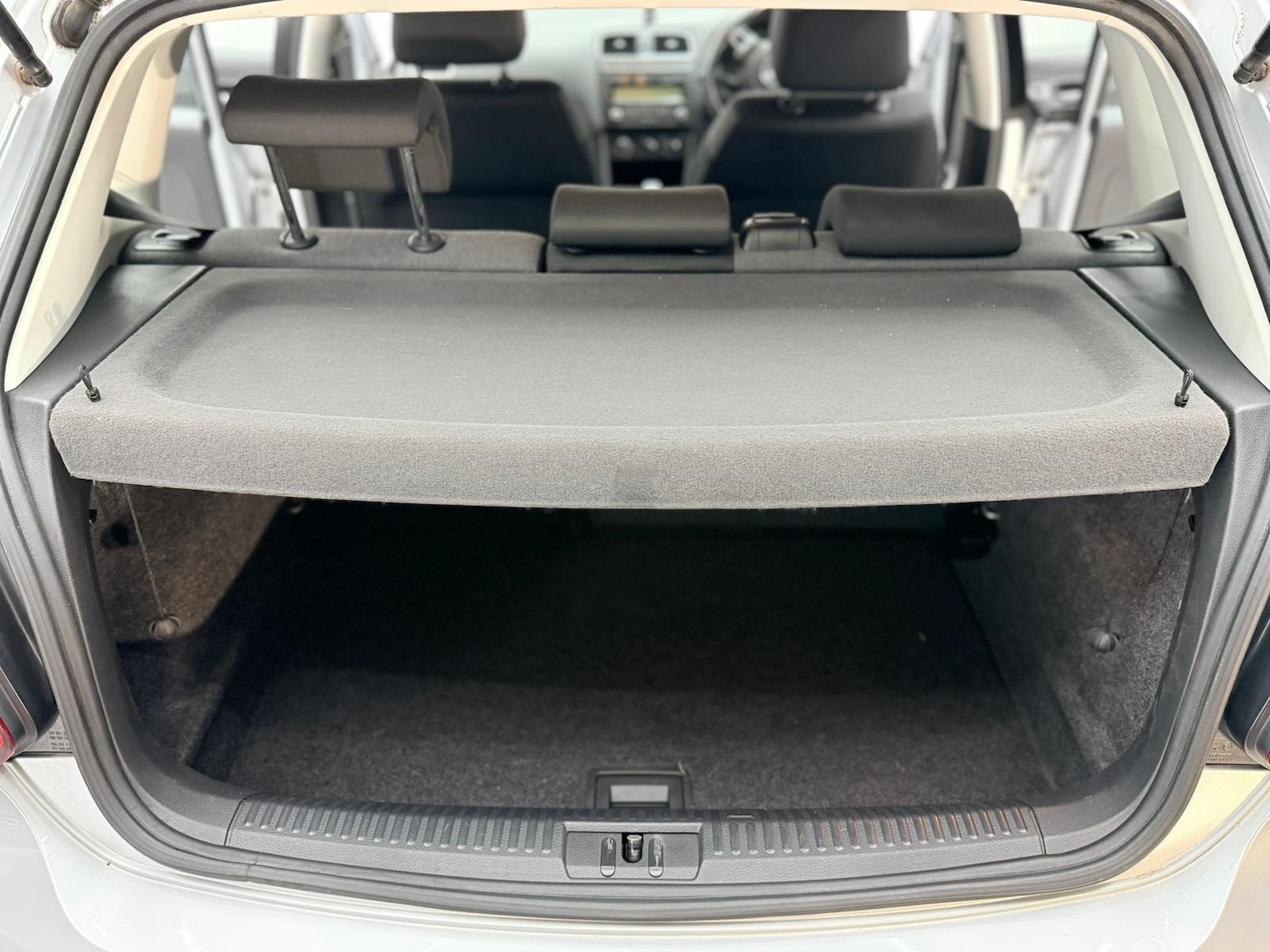 Used Volkswagen Polo 2010 for sale - 76565703: Photo 90